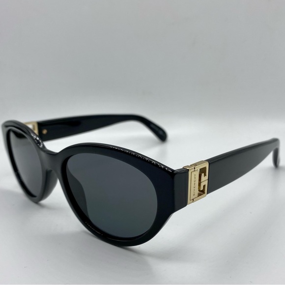 Givenchy Logo Oval Sunglasses, made in 🇮🇹 Italy‼️100% Authentic ‼️ - Picture 9 of 16